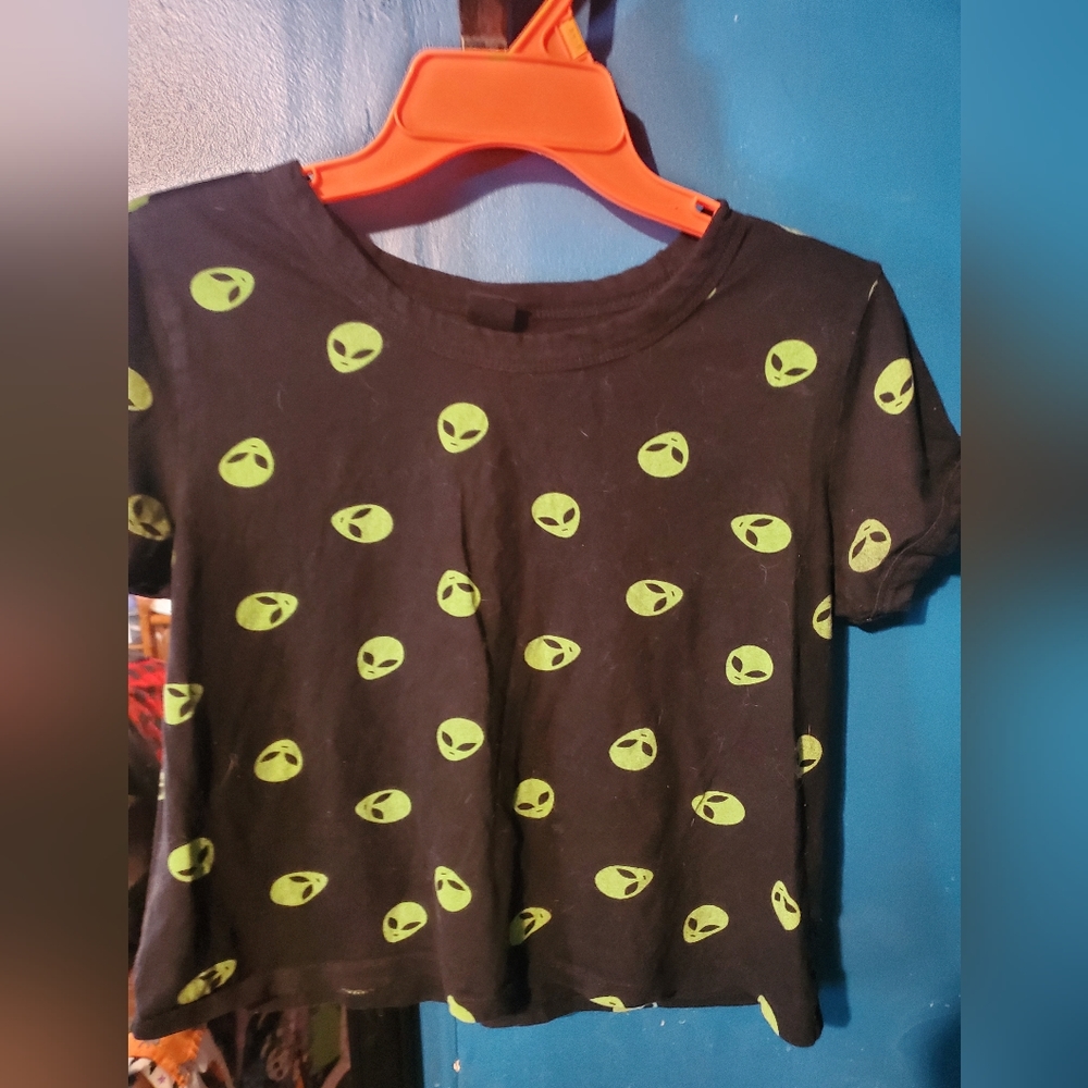 Alien head crop top
